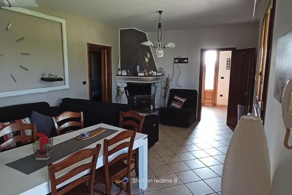 Villa Delle Stelle Con Piscina เลเวราโน ภายนอก รูปภาพ